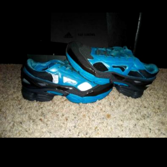 RAF SIMONSRAF SIMONS REPLICANT OZWEEGO - BLACK/ COLONIAL BLUE